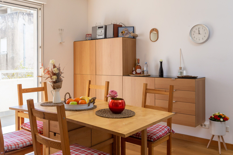 Others 5, Modern apt With Terrace 4 min Walk to the Beach, Split