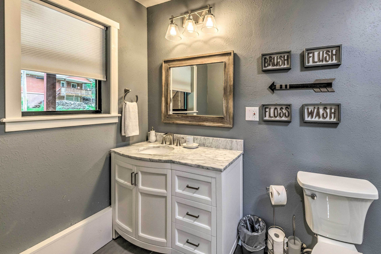 Bathroom 4, 'inn the Clouds' - Charming Cloudcroft Escape, Otero