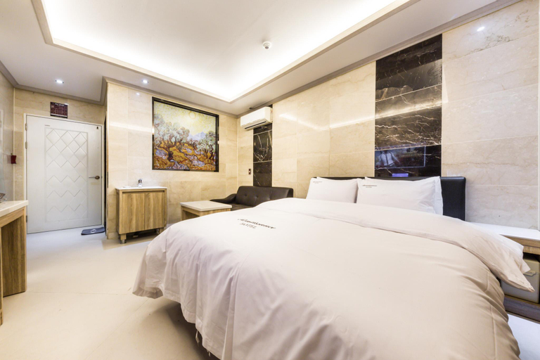 Bedroom 3, Sinrim Renaissance, Gwanak