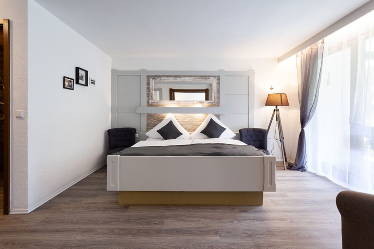Bedroom 3, Hotel Petra, Freudenstadt