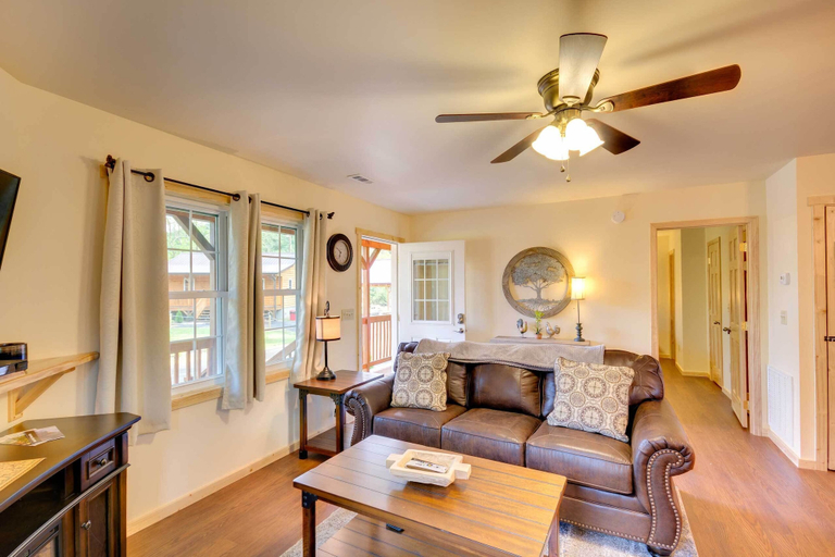 Others 5, Hike, Fish & Relax: Bryson City Cabin Escape, Swain