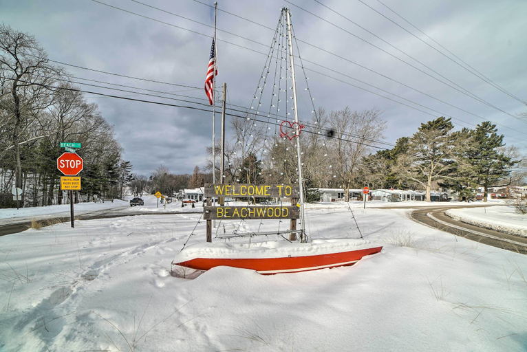 Others 5, Walk to Beach: Lake Michigan Getaway!, Muskegon