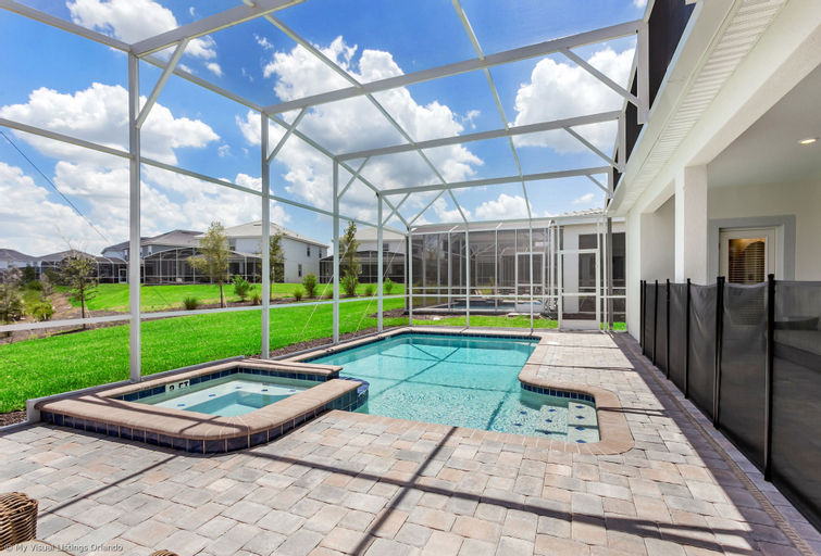 Contemporary Home w/ Private Pool& Spa!, Osceola