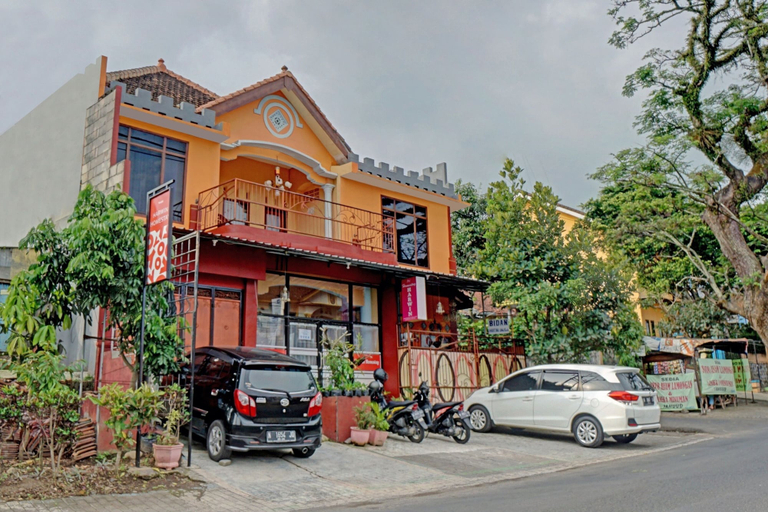 Exterior & Views 1, Hotel O Harwin Homestay, Malang
