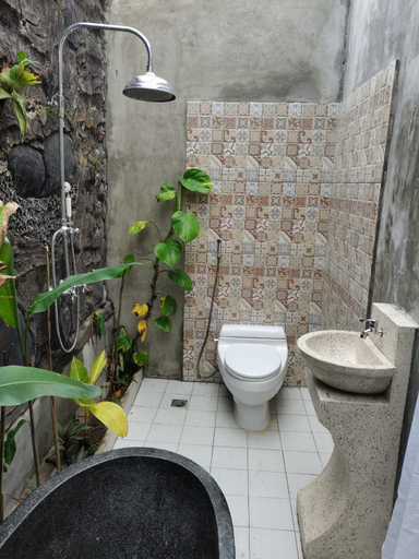 Bedroom 5, Shtepine Villas, Tegal