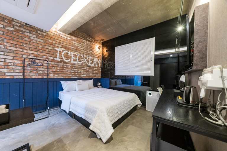 Bedroom 2, Suwon City Hall Station Ice Cream, Suwon