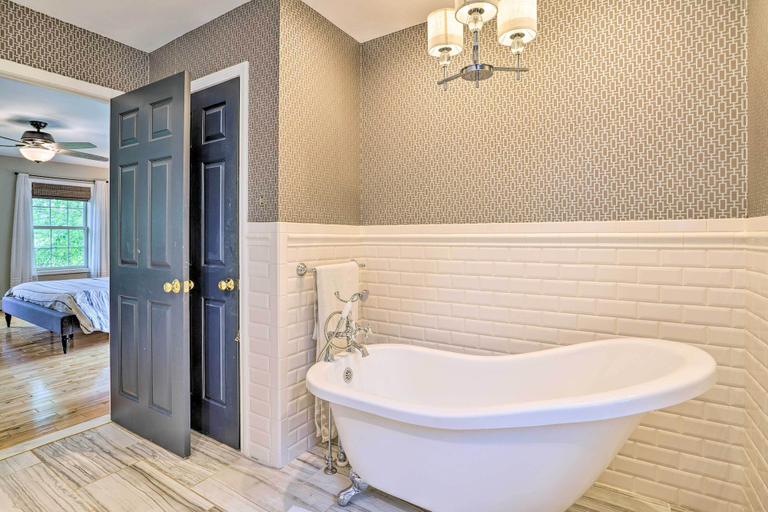 Bathroom 3, Lakefront Homer Abode w/ Patio & Backyard!, Cortland