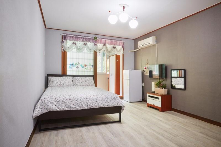Bedroom 4, Taean Songjuk Gaheon Pension, Taean