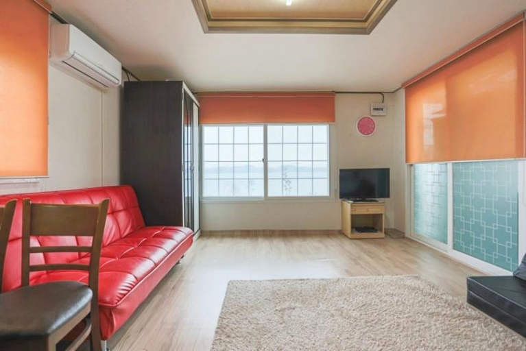 Others 5, Taean White House on Gomseom Hill, Taean