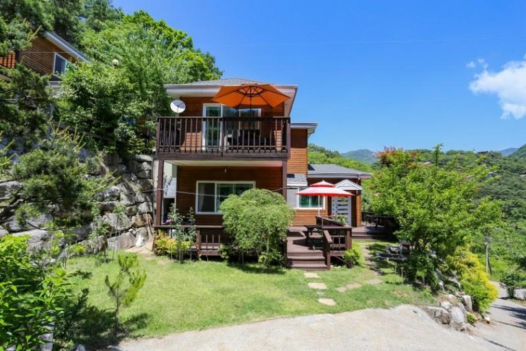 Others 2, Jecheon Haereul Pumeun Dal Pension, Jecheon