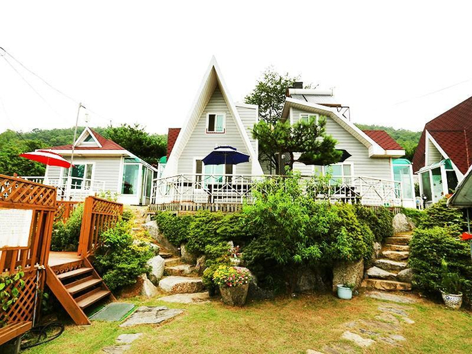 Exterior & Views, Ganghwado Evergreen Pension, Ganghwa