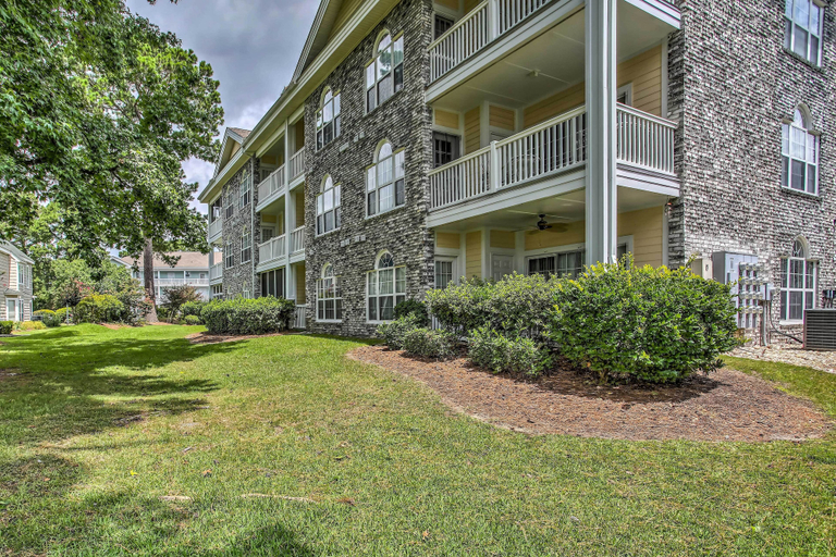 Exterior & Views 2, Lovely Myrtle Beach Condo: 4 Mi to Boardwalk!, Horry