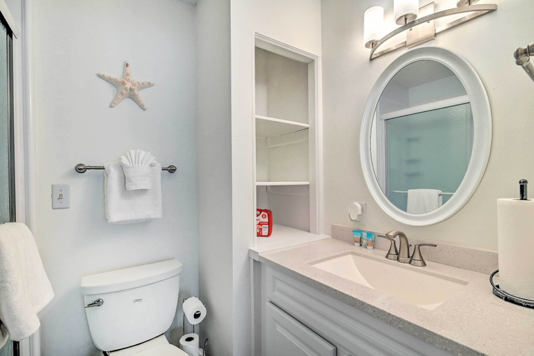 Bathroom 4, Myrtle Beach Condo: Balconies, Walk to Beach!, Horry