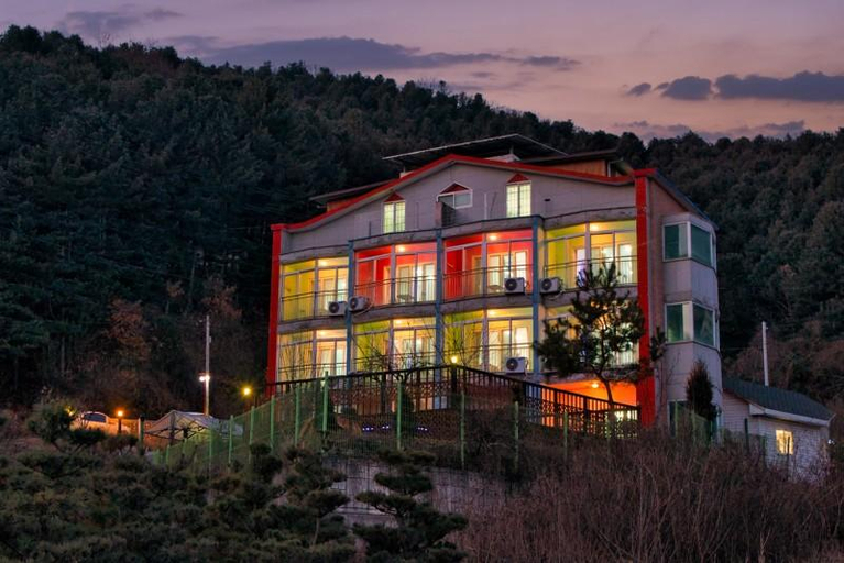 Exterior & Views, Gapyeong Peppermint Candy Pension, Gapyeong