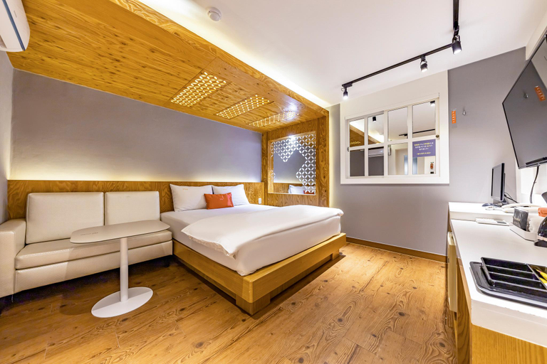 Bedroom 4, Gyeongsan Plus Oncheon, Gyeongsan