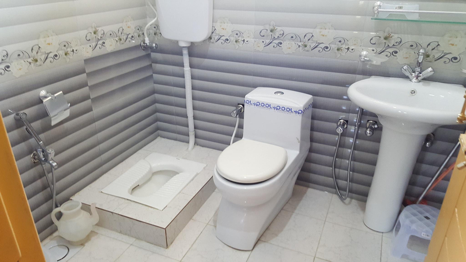 Bathroom, Hotel Al Makkah Palace kaghan, Hazara