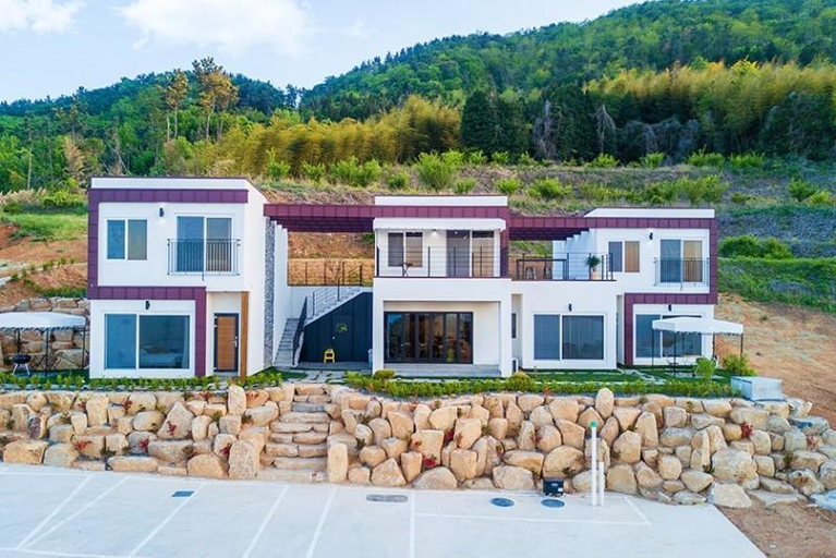 4, Geojedo Maybe Pension, Geoje