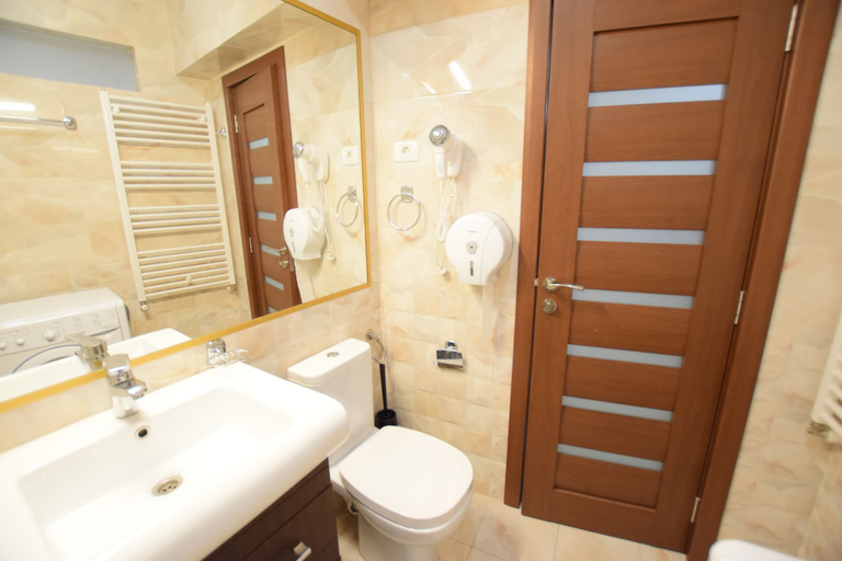 Bathroom 3, Decebal Residence Apartments, Municipiul Bucuresti
