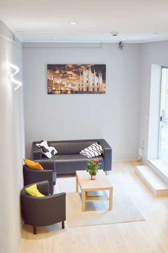 Others 5, Miu Hotel, Milano