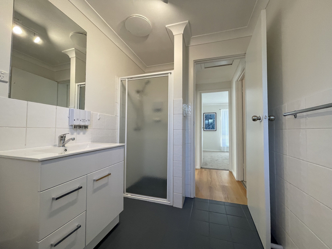 Bathroom 4, Vestey Apartments, Wagga Wagga - Pt A