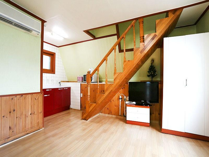 Others 5, Ganghwado Evergreen Pension, Ganghwa