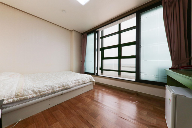 Bedroom, Hongsung (Namdanghang) Dongyang, Hongseong
