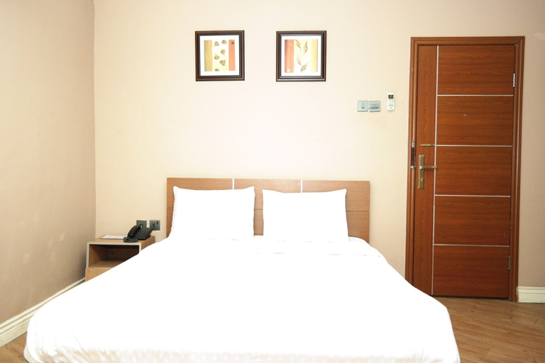 Bedroom 4, Quiet Pools Inn and Residence, Ikeja