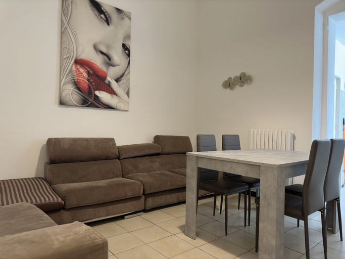 Others 5, Appartamento Crispi, Bari