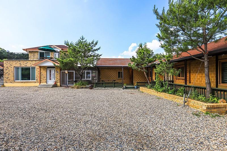 Exterior & Views 1, Yangpyeong Sonamu Hyanggi Pension, Yangpyeong