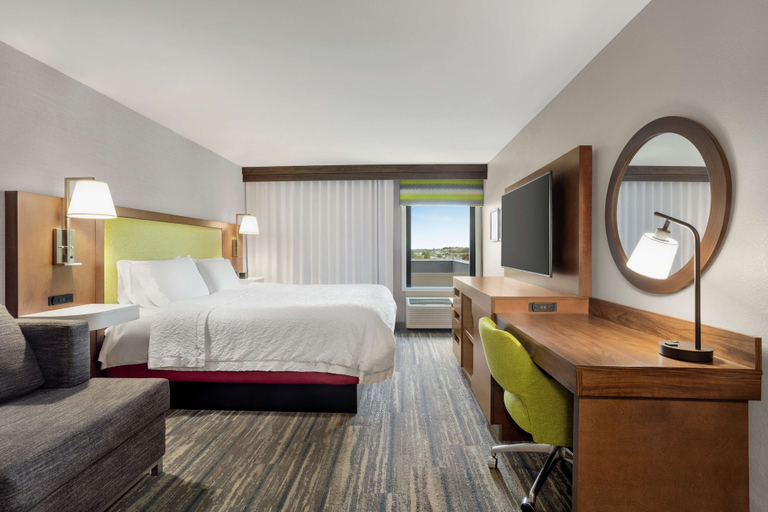 Bedroom 3, Hampton Inn Milwaukee/Brookfield, Waukesha