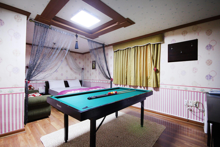 Others 5, Gumi Wonpyeongdong Chere-vill, Gumi
