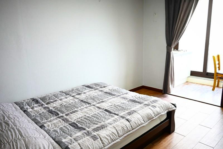 Bedroom, Eurwangni Badapunggyeong Pension, Jung