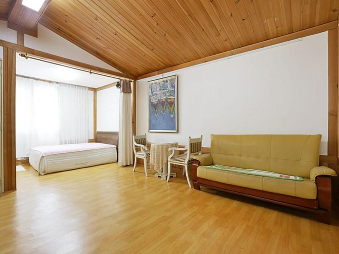 3, Wonju Chiaksan Juryeongol Pension, Wonju