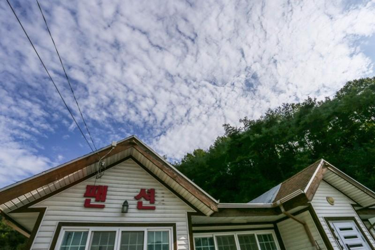 Exterior & Views 1, Andong Horse Park Pension, Andong