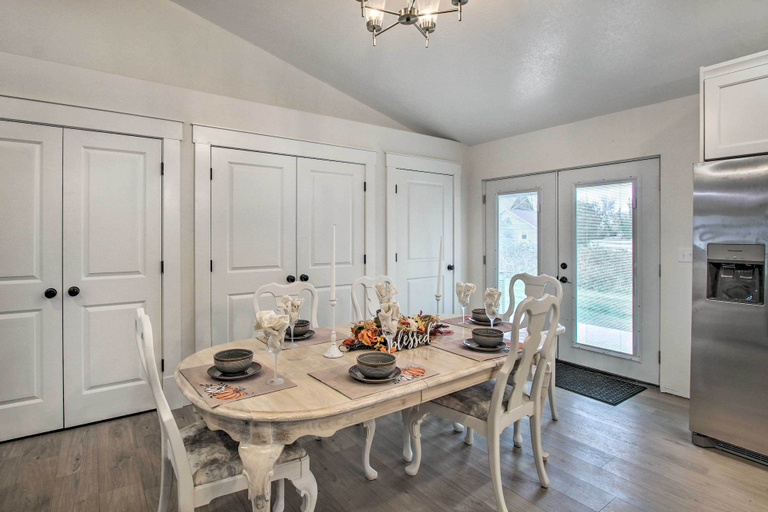 Others 4, Cozy + Chic Abode ~ 11 Mi to Bloomington Lake, Bear Lake
