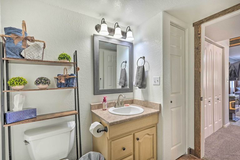 Bathroom 3, Westcliffe Mountain Retreat w/ Deck + Grill!, Custer