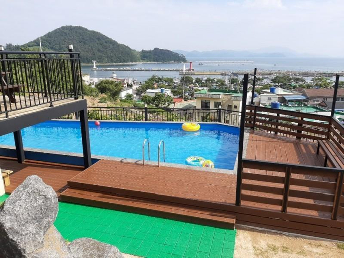 Others 5, Changwon Gwaengibada Pension, Masan