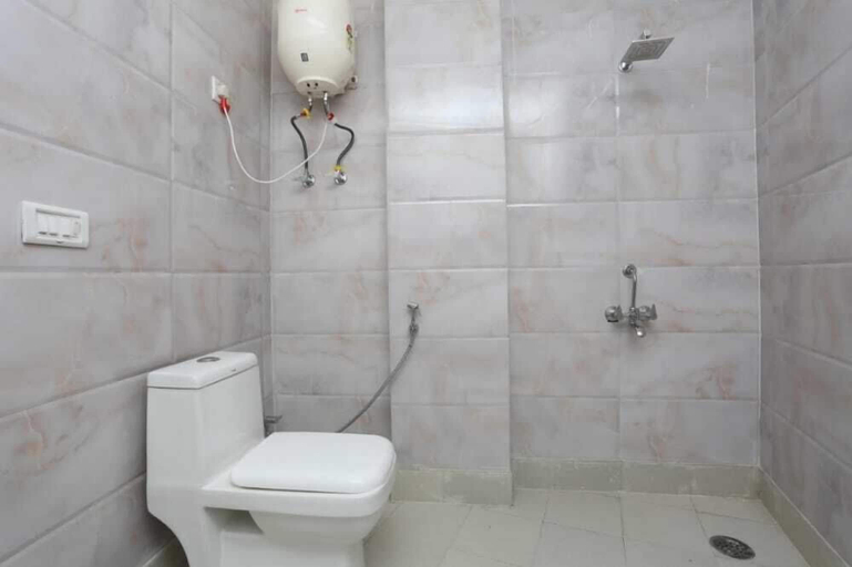 Bathroom, Hotel The Mars, Delhi