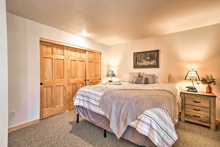 Bedroom 2, Klamath Falls Cabin Retreat w/ Deck & Grill!, Klamath