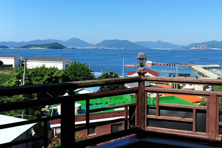 Others 2, Geojedo One Pension, Geoje