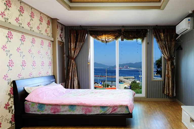 Others 5, Geojedo One Pension, Geoje