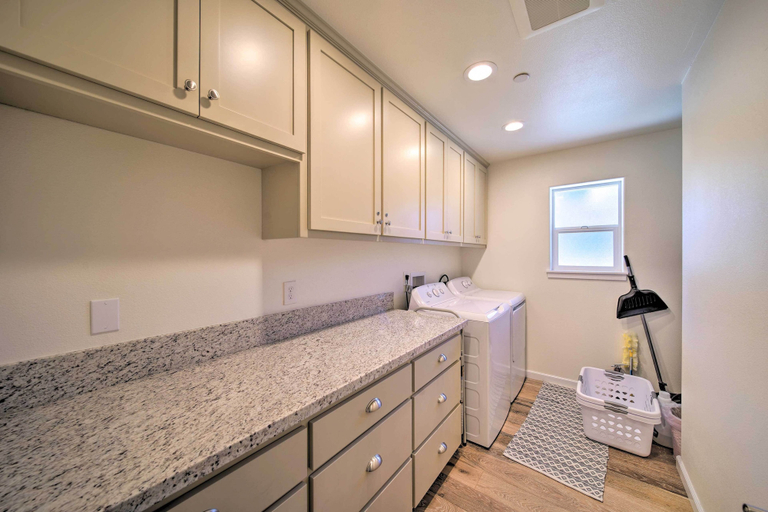 Others 4, River Acres Retreat w/ Grill & River Access!, Trinity