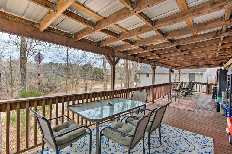 Others 1, Lake-view Getaway in Sherrills Ford w/ Deck!, Catawba
