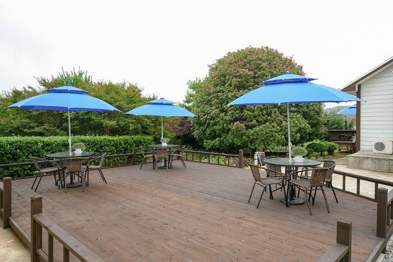 Others 5, Taean (Anmyeondo) Kkotji White Pension, Taean