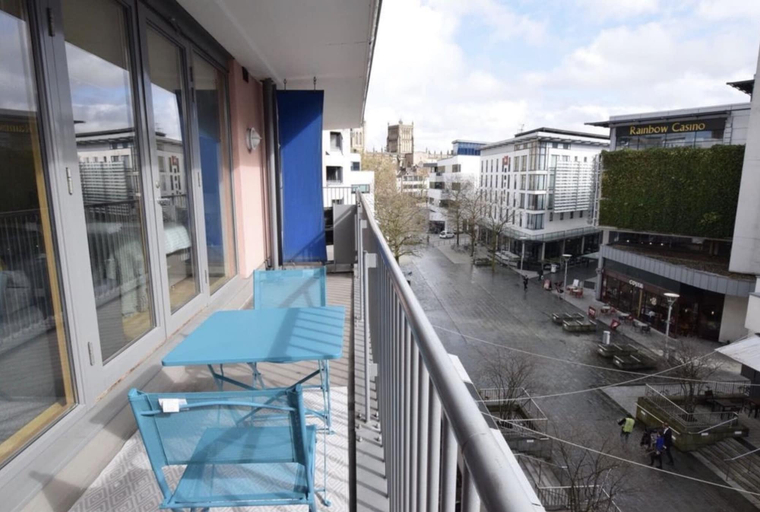 Property grounds 3, Lovely 1-bed Studio in Bristol, Bristol