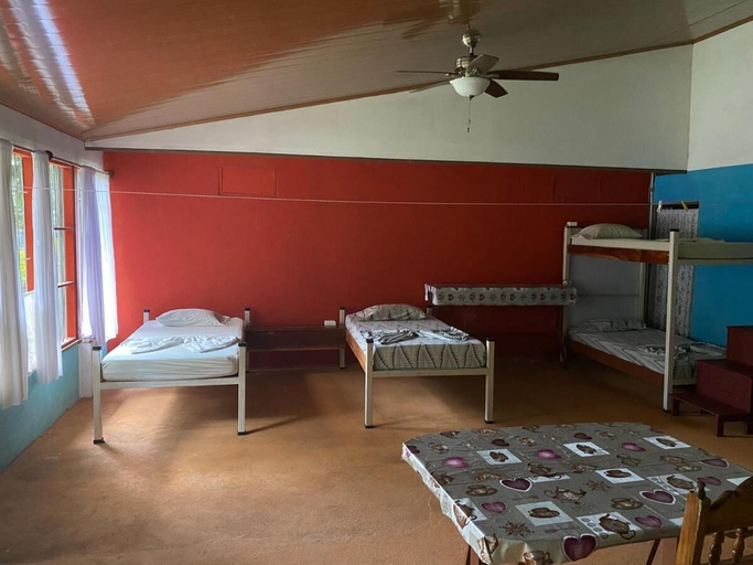 Bedroom 3, Hostel y Cabinas Tapandua, Golfito