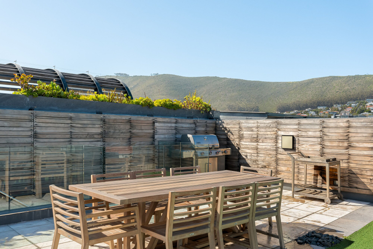 Others 5, Cosmopolitan 801, City of Cape Town