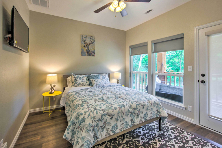 Bedroom 3, Just-built Eustace Getaway - Walk to the Lake, Henderson