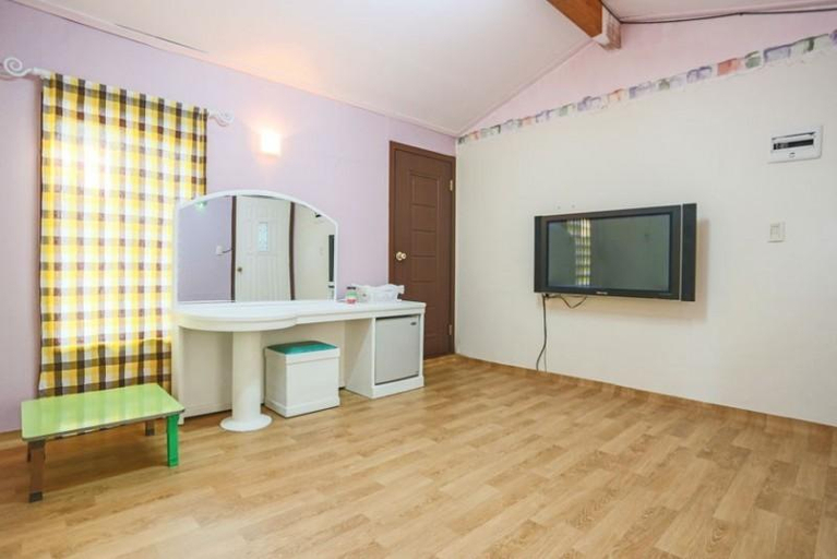 Bathroom, Taean Tree Fragrance Pension, Taean