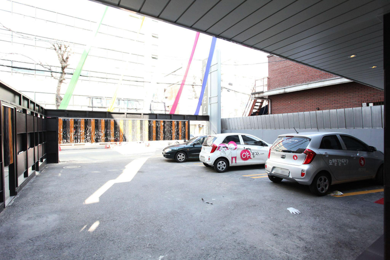 Others 3, Jangan JW, Dong-daemun